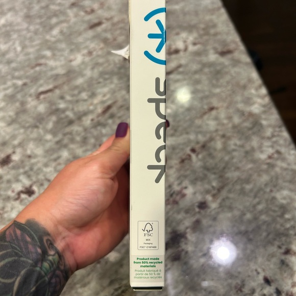 NIB Speck Presidio 2 iPhone 14/iPhone 13 mag safe case - Picture 3 of 7